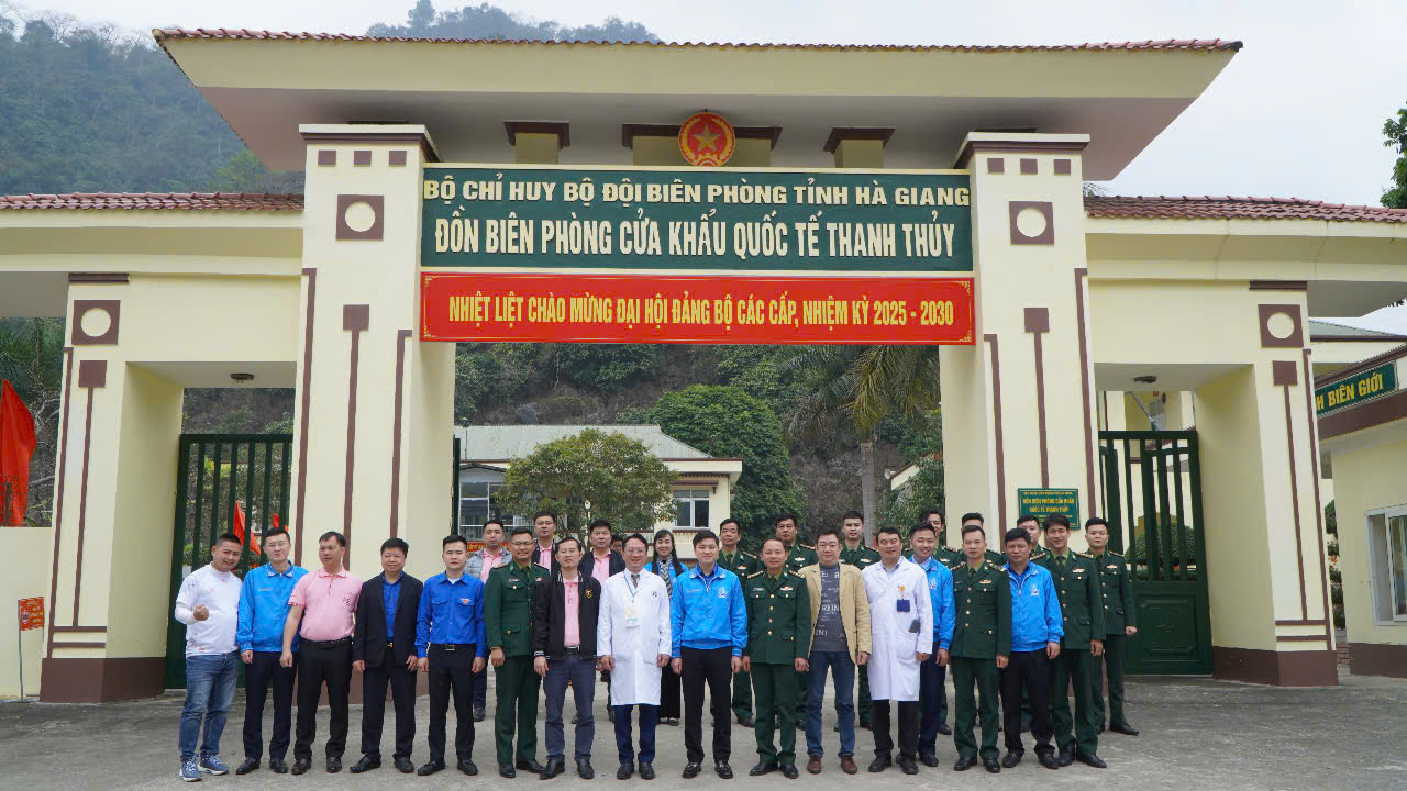 MÁY TÍNH THÁNH GIÓNG THAM DỰ CHƯƠNG TRÌNH "XUÂN TÌNH NGUYỆN - THÁNG BA BIÊN GIỚI"