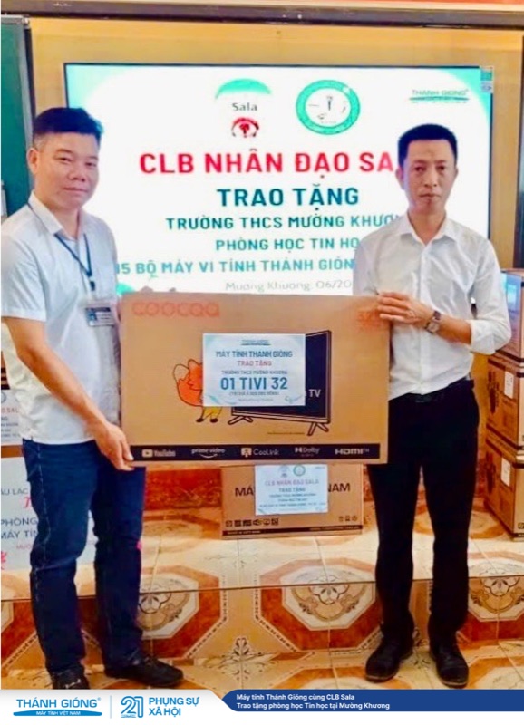 Trao tặng phòng học Tin học tại Mường Khương cùng CLB Sala